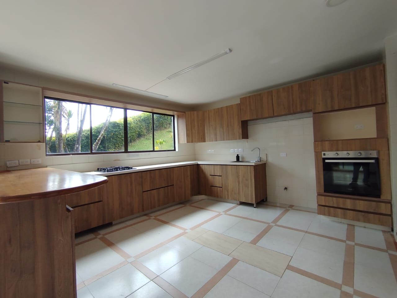 Casa Campestre en arriendo Antioquia El Retiro El Retiro 450 m2 Habitaciones 4 Baños 5 Garajes 2 Precio $10000000