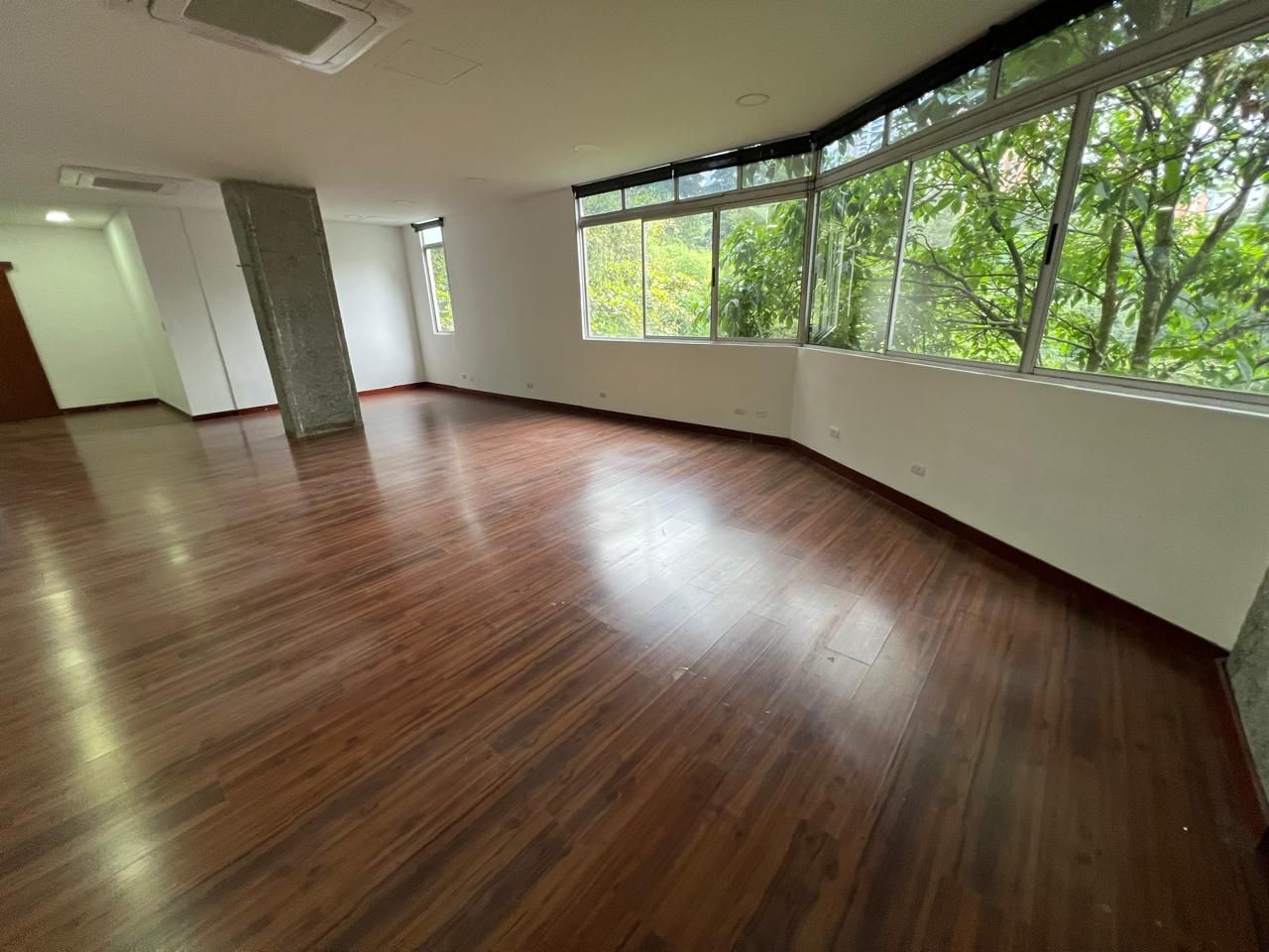 Oficina en arriendo o venta Antioquia Medellín Los Balsos No 1 116 m2 Habitaciones 0 Baños 2 Garajes 2 Precio venta $1350000000 Precio arriendo $13800000
