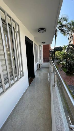 Apartamento en arriendo Antioquia Medellín Rosales 105 m2 Habitaciones 3 Baños 2 Garajes 0 Precio $4500000