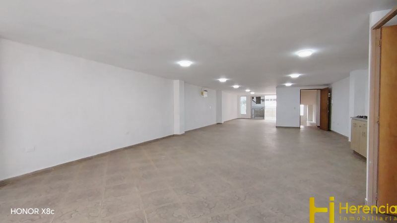Bodega en arriendo Antioquia Medellín San Bernardo 120 m2 Habitaciones 0 Baños 2 Garajes 0 Precio $3800000