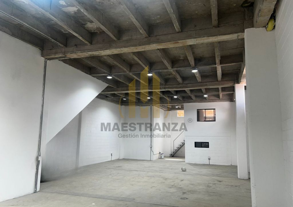 Bodega en arriendo Antioquia Medellín Enciso 215 m2 Habitaciones 0 Baños 2 Garajes 2 Precio $11500000