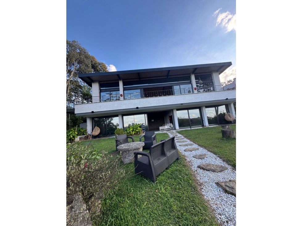 Casa en arriendo Antioquia El Carmen De Viboral El Centro 500 m2 Habitaciones 4 Baños 6 Garajes 7 Precio $13500000