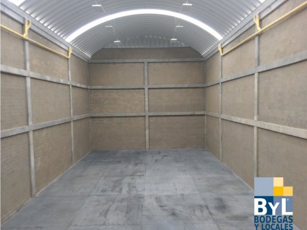 Bodega en venta Antioquia Itagüí Calatrava 889 m2 Habitaciones 0 Baños 4 Garajes 0 Precio $5000000000