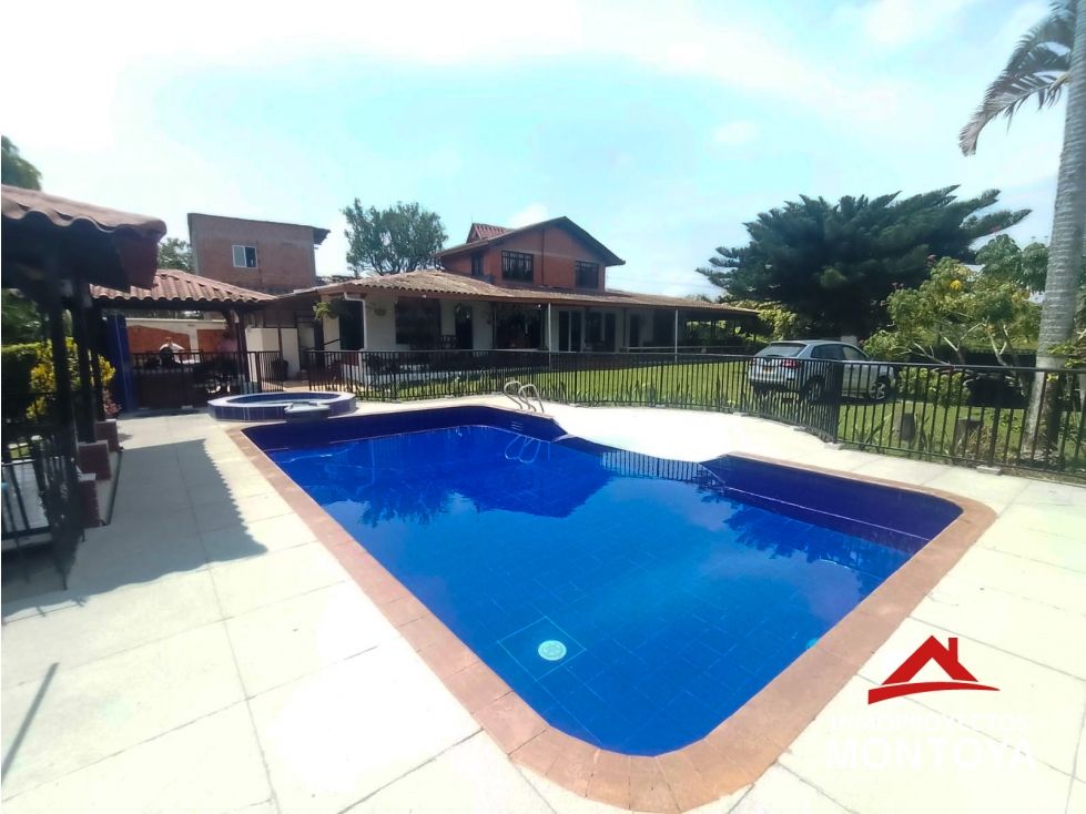 Casa Campestre en venta Risaralda Pereira Pereira 400 m2 Habitaciones 9 Baños 7 Garajes 0 Precio $950000000