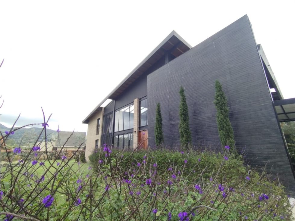 Casa Campestre en arriendo Antioquia El Carmen De Viboral El Carmen De Viboral 300 m2 Habitaciones 5 Baños 6 Garajes 6 Precio $18000000
