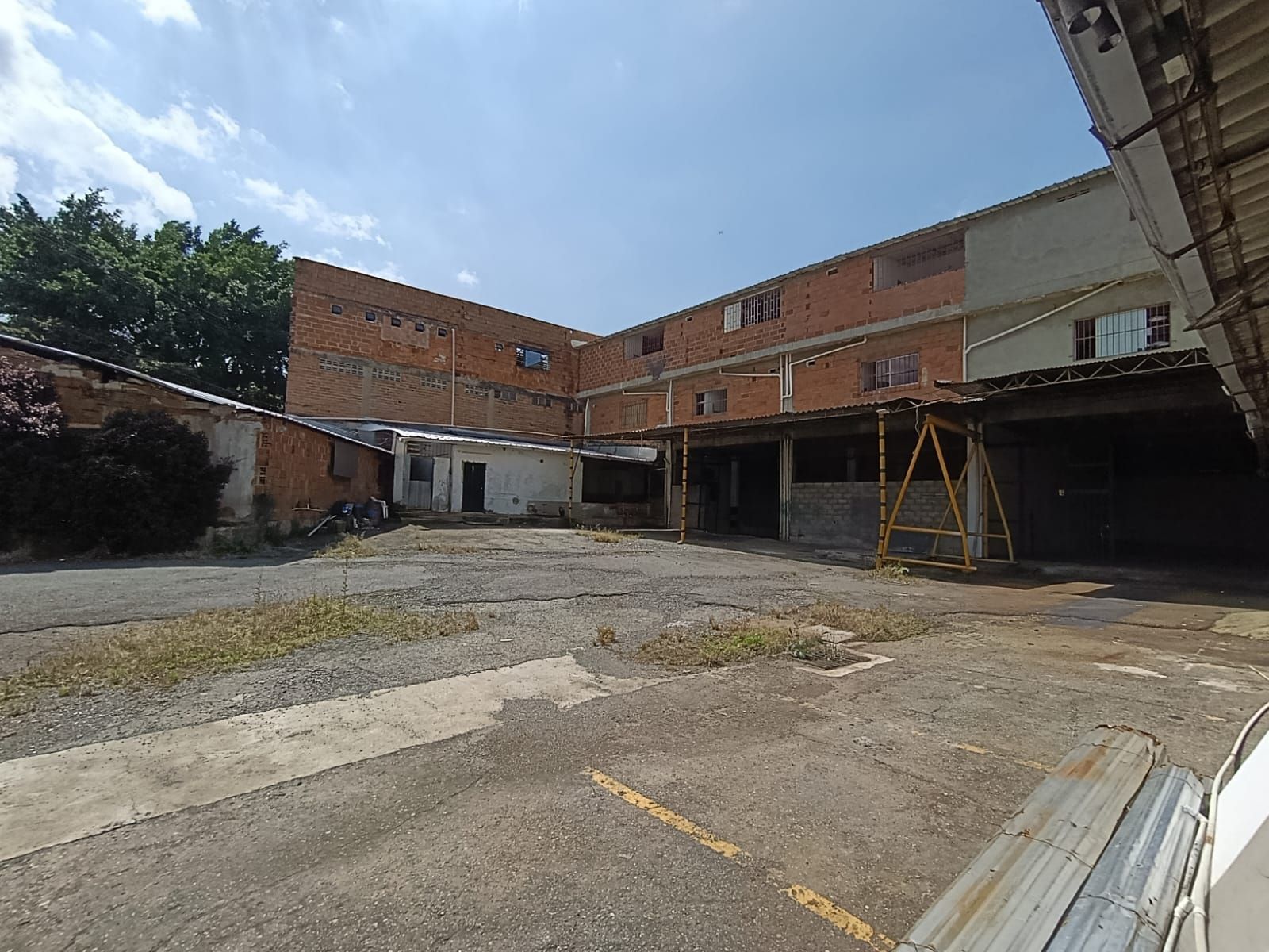 Bodega en arriendo Antioquia Bello Andalucía 1500 m2 Habitaciones 0 Baños 5 Garajes 1 Precio $30000000