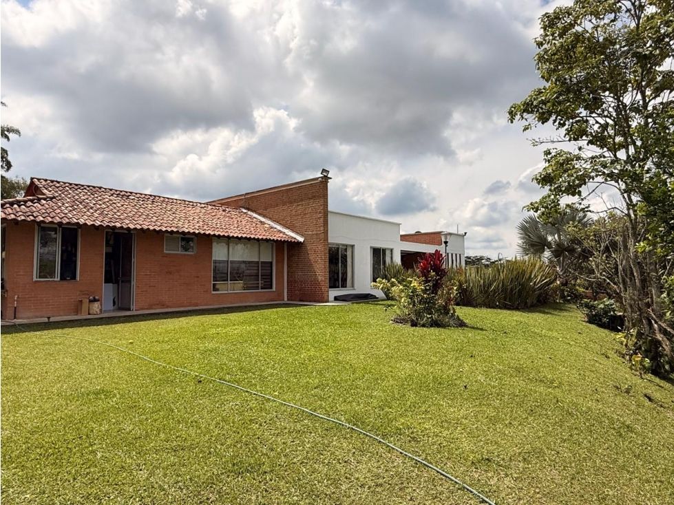 Casa Campestre en venta Risaralda Pereira Mirador De Batara 180 m2 Habitaciones 4 Baños 3 Garajes 8 Precio $1800000000