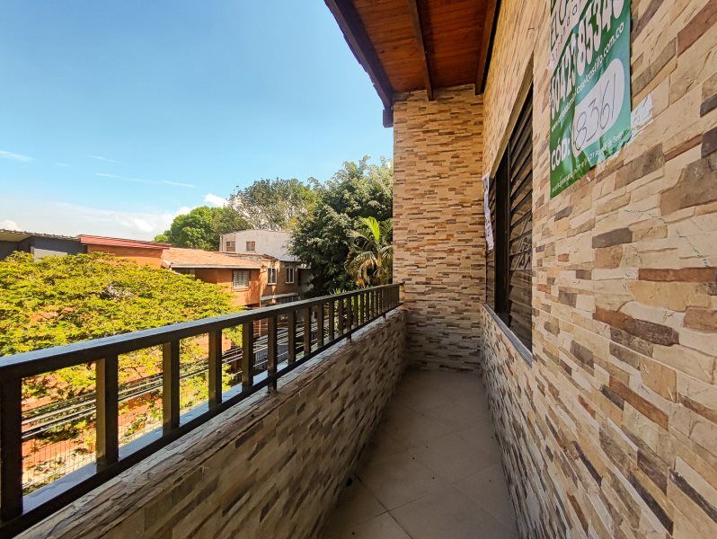 Apartamento en arriendo Antioquia Medellín El Nogal- Los Almendros 114 m2 Habitaciones 4 Baños 2 Garajes 0 Precio $2600000