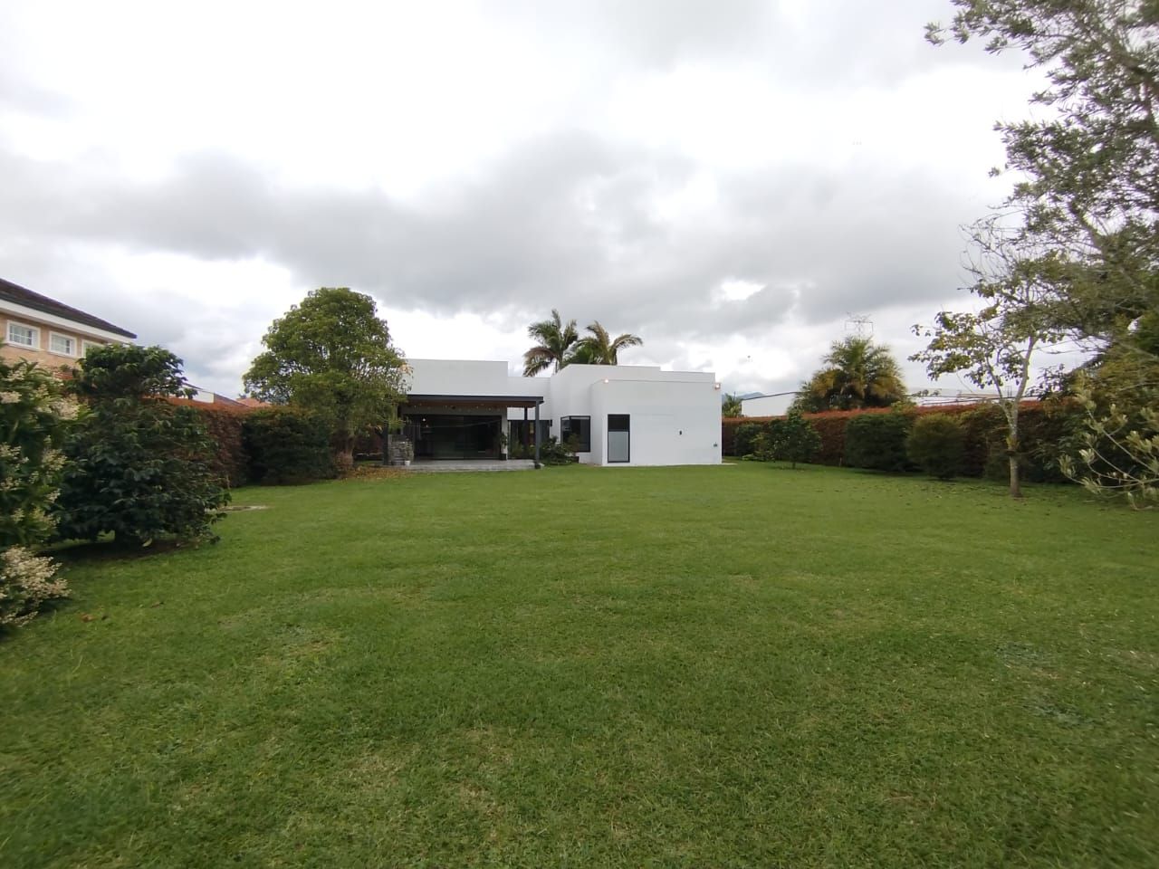 Casa Campestre en arriendo Antioquia Rionegro Gualanday 305 m2 Habitaciones 4 Baños 5 Garajes 4 Precio $15000000