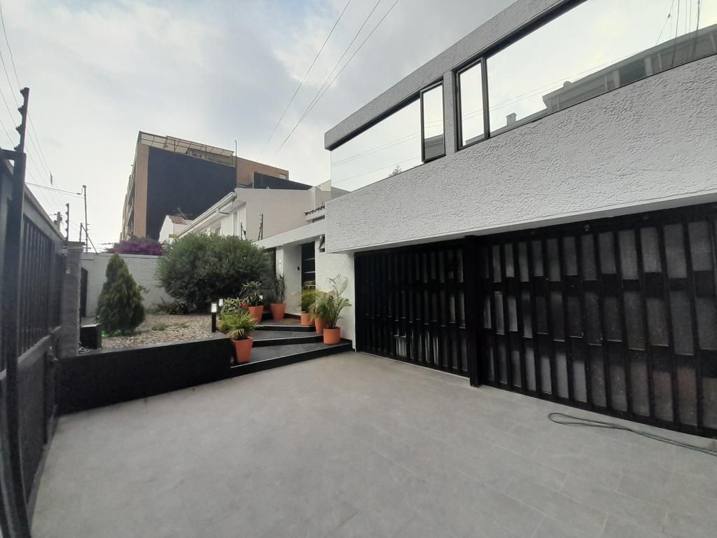 Casa en venta Cundinamarca Bogotá Molinos Norte 530 m2 Habitaciones 6 Baños 7 Garajes 4 Precio $4200000000