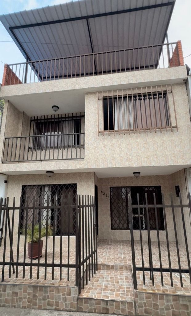 Casa en venta Valle Del Cauca Cali Paso Del Comercio 140 m2 Habitaciones 4 Baños 3 Garajes 0 Precio $320000000