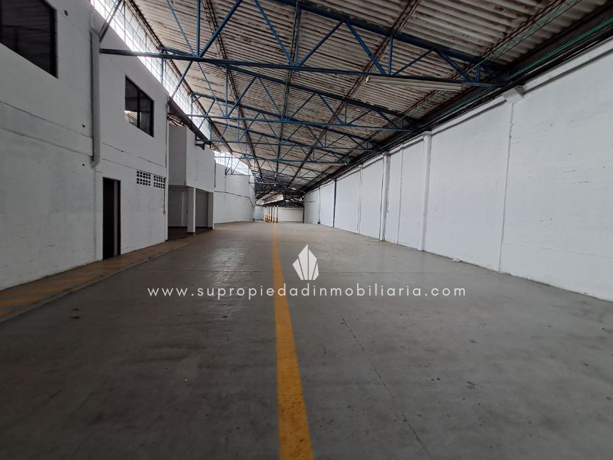 Bodega en arriendo Antioquia Itagüí Zona Industrial 1 2500 m2 Habitaciones 0 Baños 4 Garajes 0 Precio $75000000