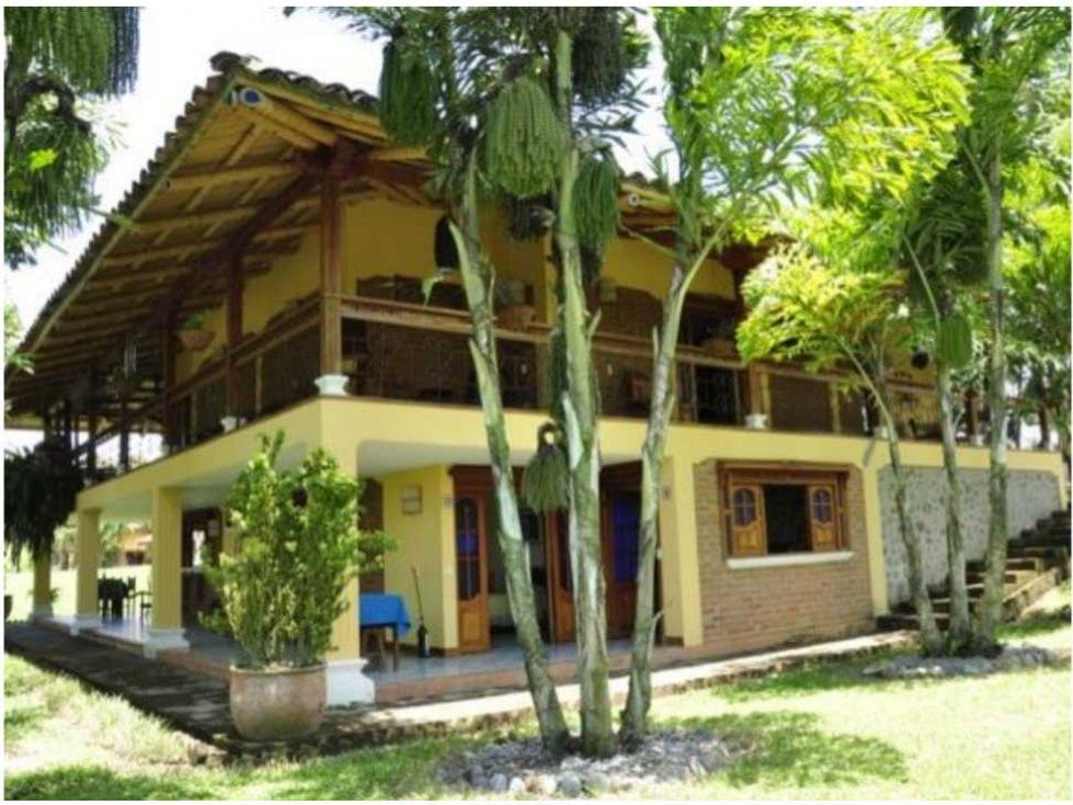 Finca en venta Quindío La Tebaida La Tebaida 1368 m2 Habitaciones 14 Baños 10 Garajes 10 Precio $3200000000