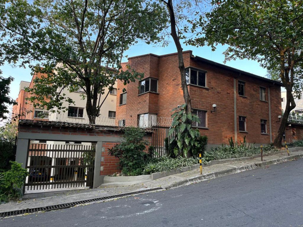 Apartamento en venta Antioquia Medellín Los Conquistadores 131 m2 Habitaciones 4 Baños 3 Garajes 1 Precio $600000000