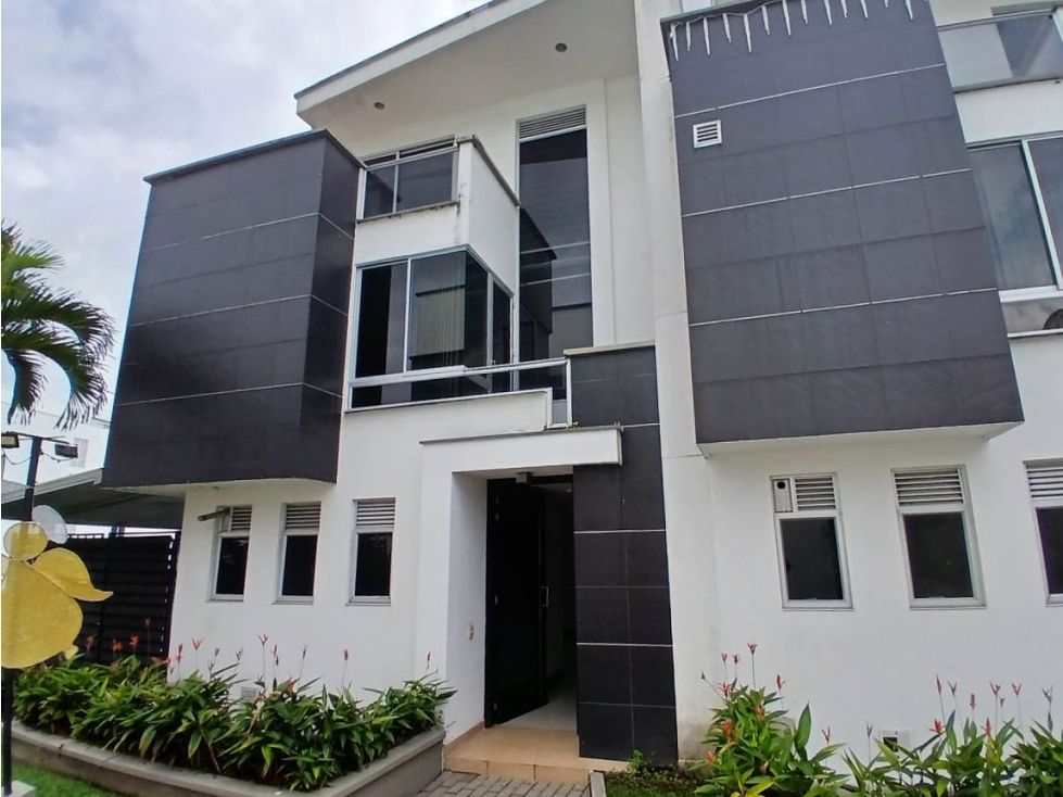 Casa en venta Risaralda Pereira Pinares De San Martin 210 m2 Habitaciones 4 Baños 3 Garajes 4 Precio $950000000