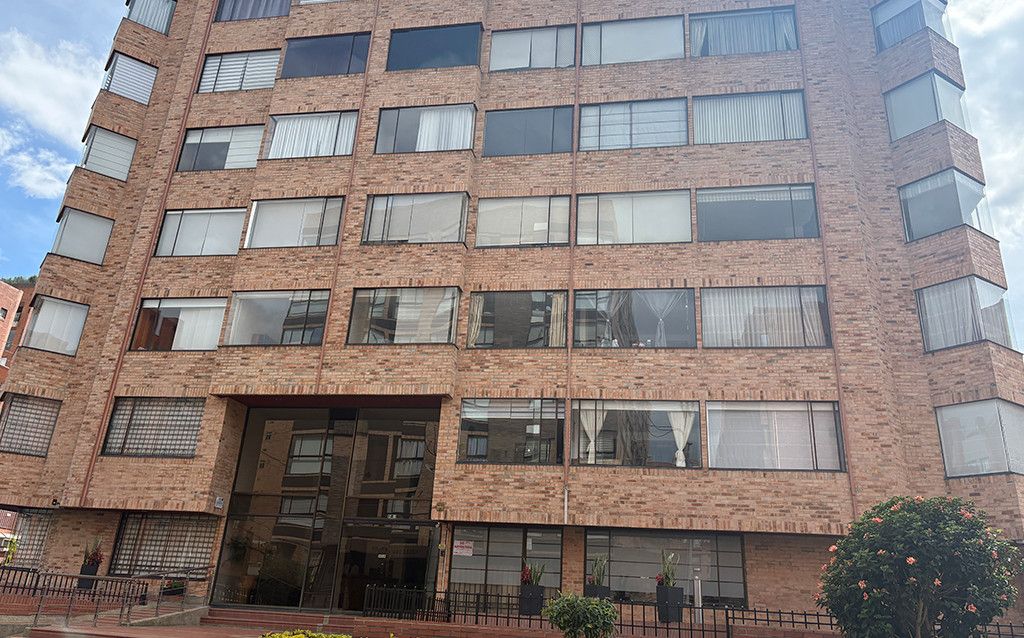 Apartaestudio en venta Cundinamarca Bogotá Cedro Narvaez 42 m2 Habitaciones 1 Baños 1 Garajes 1 Precio $300000000