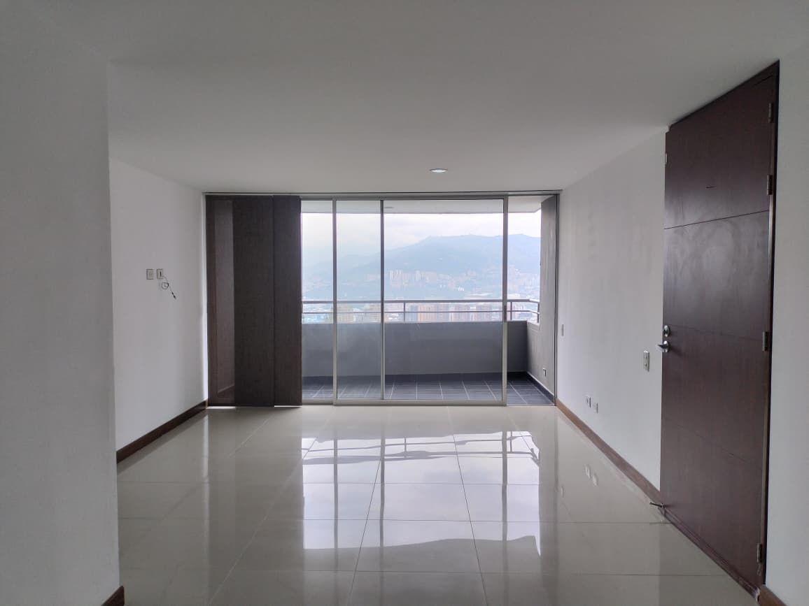 Apartamento en arriendo Antioquia Medellín San Diego 87 m2 Habitaciones 3 Baños 2 Garajes 2 Precio $4700000