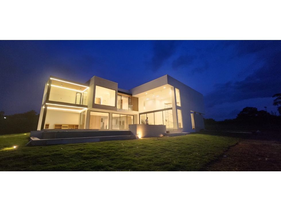 Casa Campestre en venta Risaralda Pereira Catalan 620 m2 Habitaciones 3 Baños 4 Garajes 4 Precio $3490000000