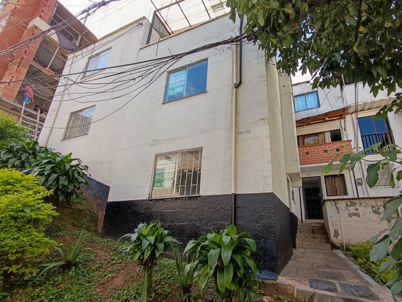 Casa en arriendo Antioquia Medellín Granada 50 m2 Habitaciones 2 Baños 1 Garajes 0 Precio $1400000