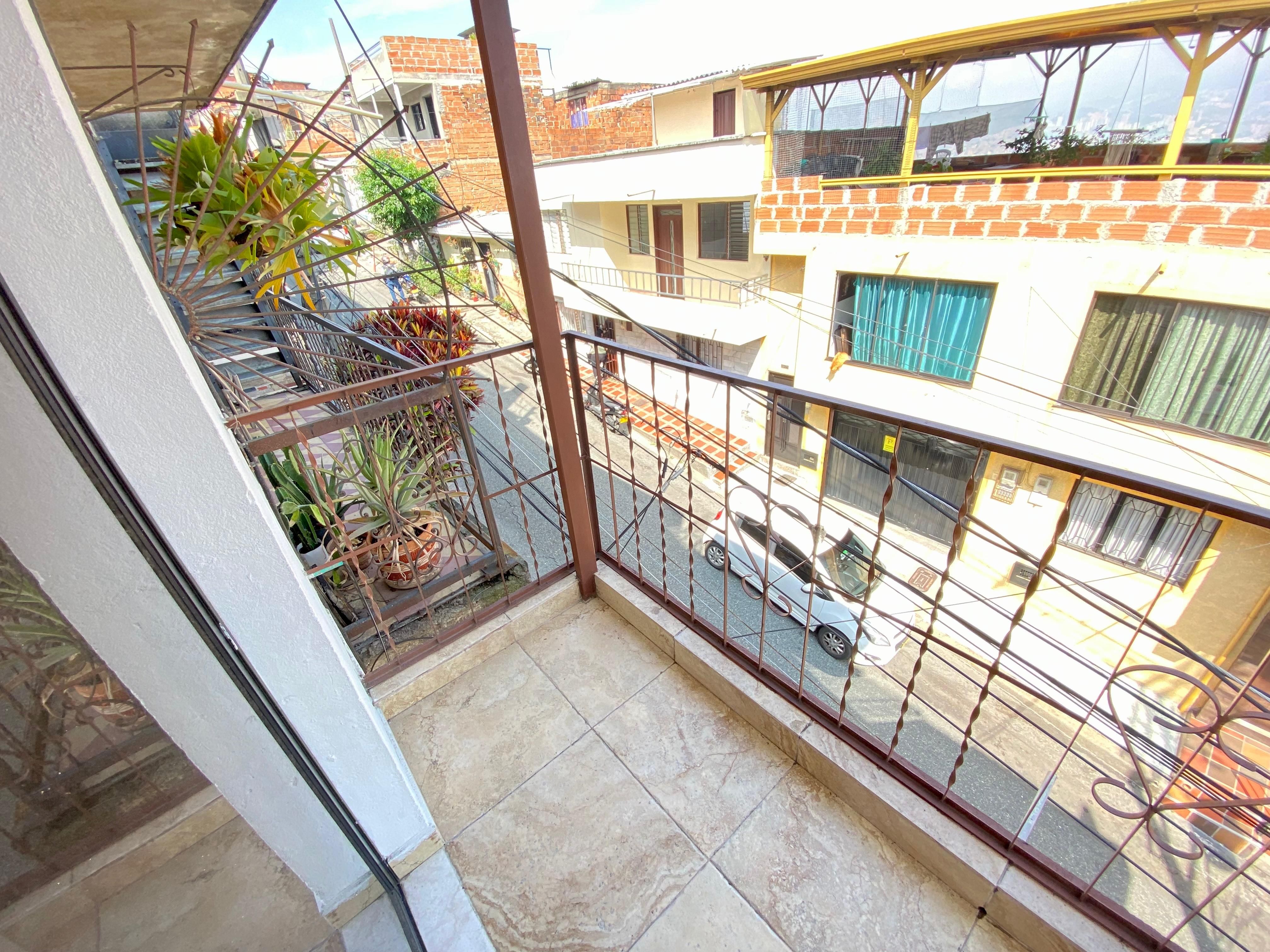 Apartamento en venta Antioquia Medellín Las Palmas 75 m2 Habitaciones 3 Baños 2 Garajes 0 Precio $335000000
