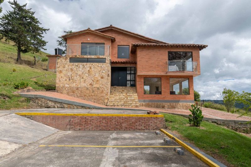 Casa Campestre en arriendo Cundinamarca La Calera La Calera 260 m2 Habitaciones 3 Baños 2 Garajes 4 Precio $6700000