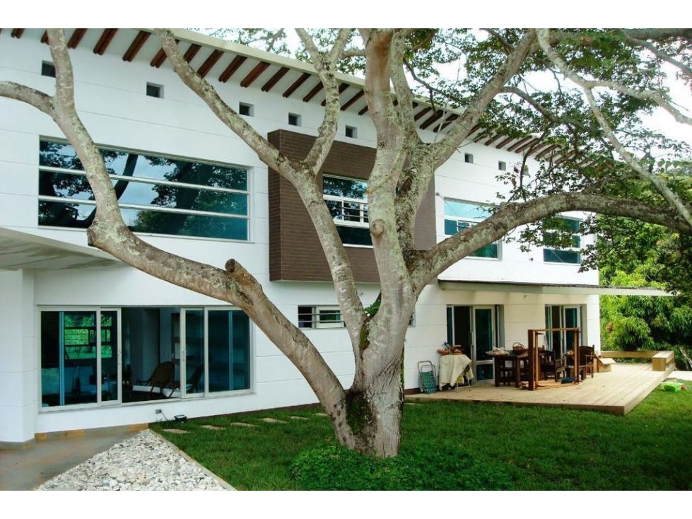 Finca en venta Antioquia San Jerónimo San Jerónimo 370 m2 Habitaciones 6 Baños 6 Garajes 8 Precio $1640000000