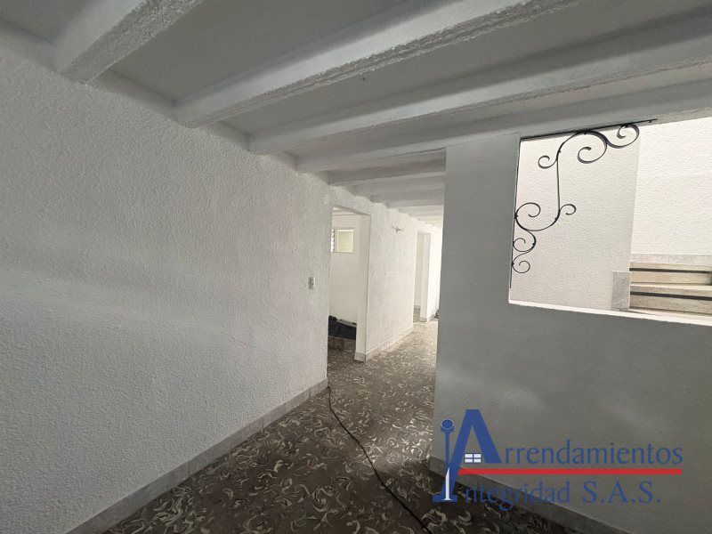Casa en arriendo Antioquia Medellín San Bernardo 170 m2 Habitaciones 4 Baños 2 Garajes 1 Precio $4000000