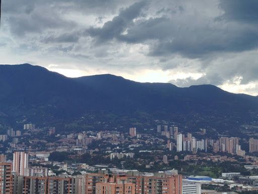 Apartamento en arriendo Antioquia Envigado Loma Del Barro 57 m2 Habitaciones 3 Baños 2 Garajes 0 Precio $1900000