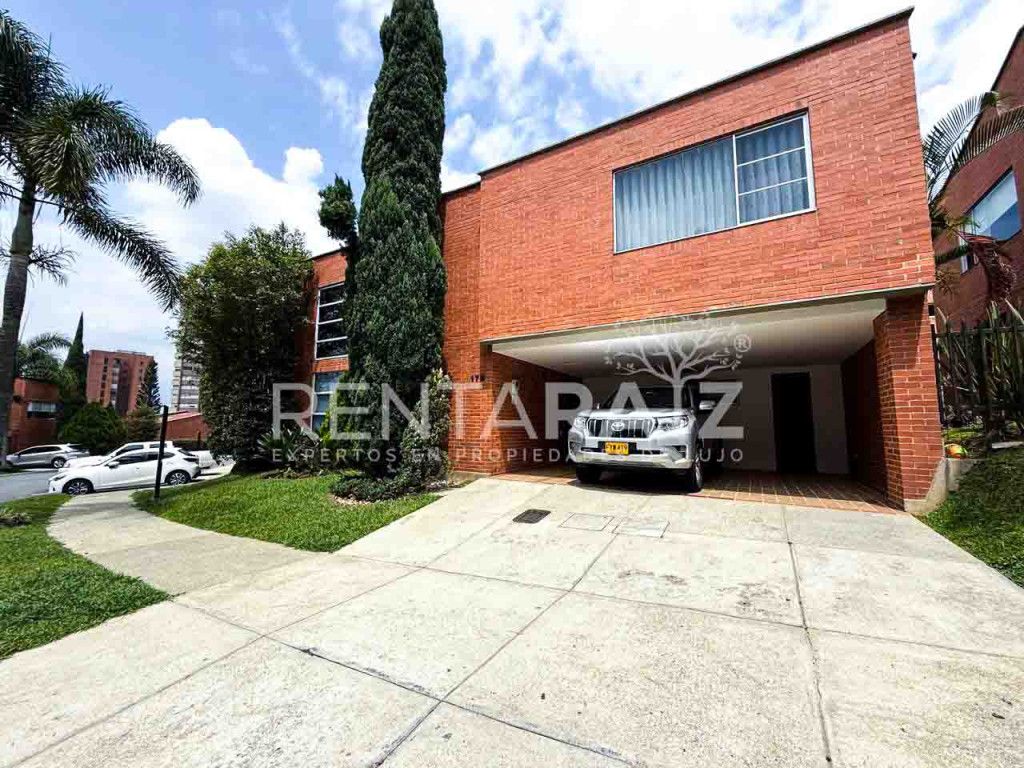 Casa en venta Antioquia Envigado Alto De Misael 278 m2 Habitaciones 3 Baños 3 Garajes 4 Precio $2400000000