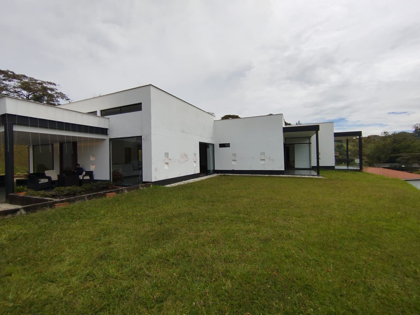 Finca en arriendo Antioquia El Carmen De Viboral La Alhambra 450 m2 Habitaciones 3 Baños 0 Garajes 6 Precio $10000000