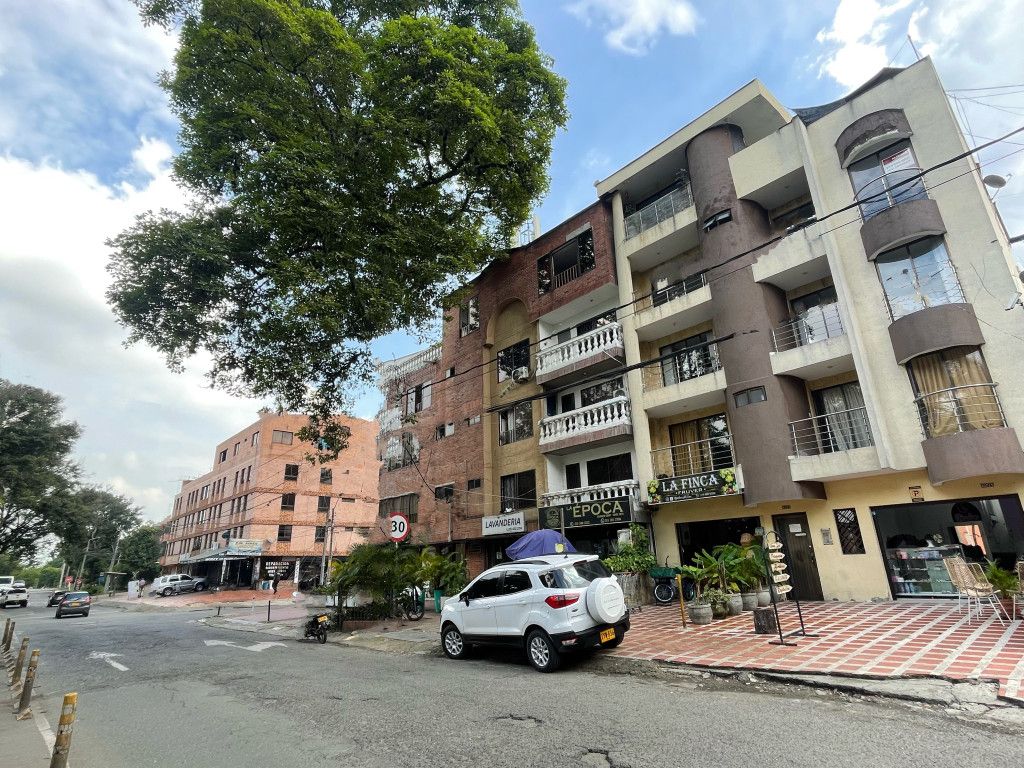 Apartamento en arriendo Valle Del Cauca Cali Urbanización La Flora 75 m2 Habitaciones 3 Baños 2 Garajes 0 Precio $1520000