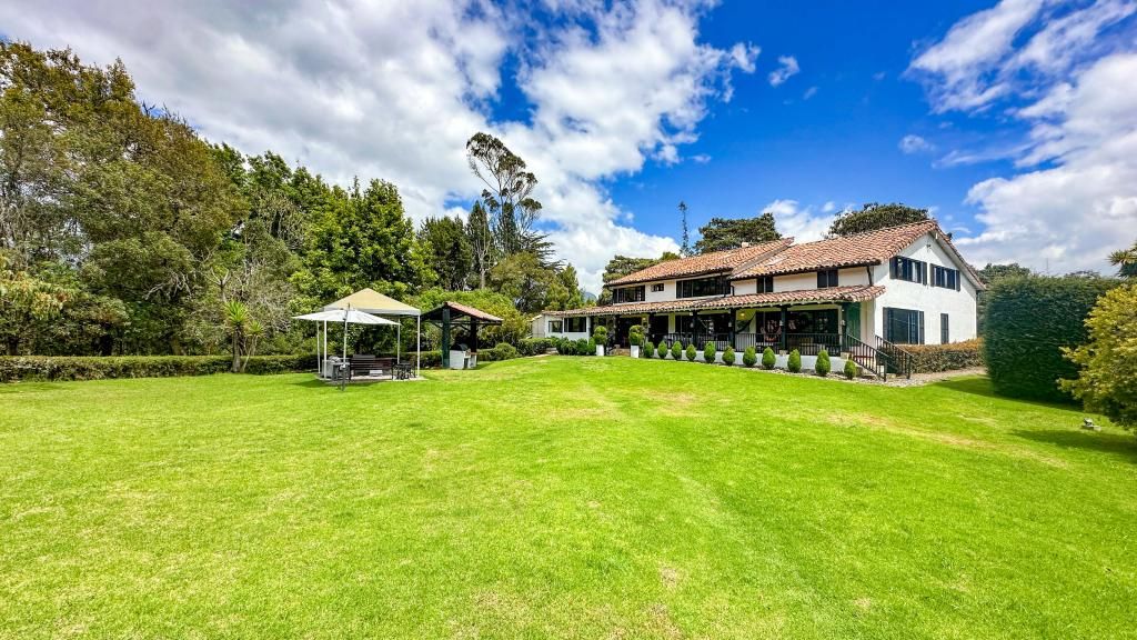 Finca en venta Cundinamarca La Calera La Calera 550 m2 Habitaciones 5 Baños 3 Garajes 4 Precio $2390000000