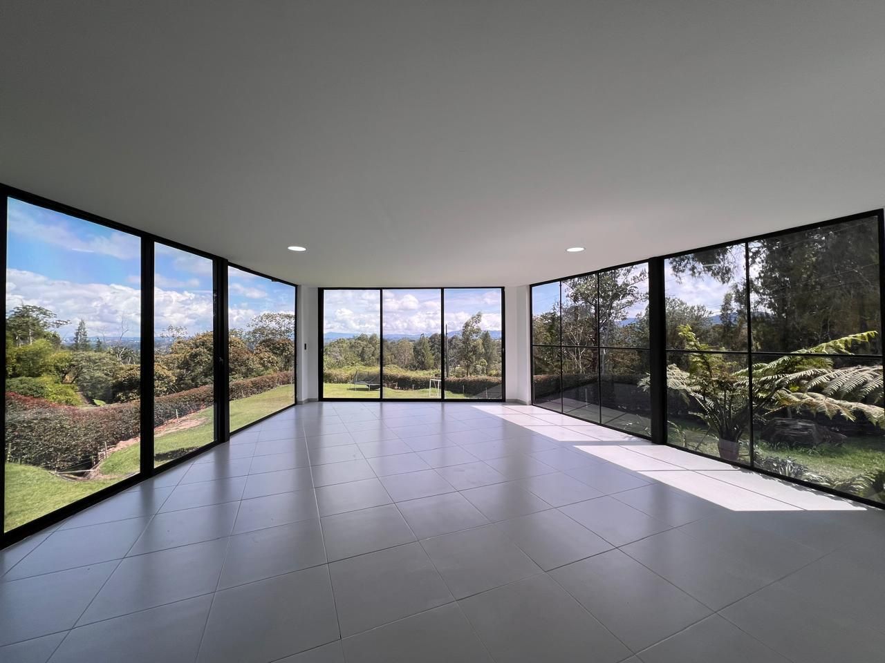 Casa en arriendo Antioquia Rionegro Cuatro Esquinas 3000 m2 Habitaciones 5 Baños 5 Garajes 4 Precio $11500000