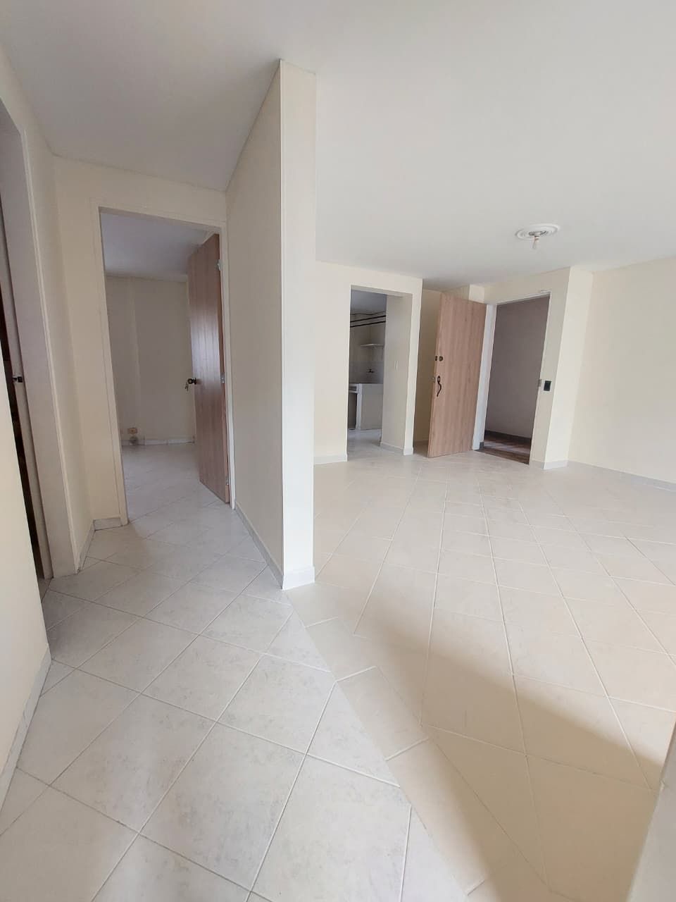 Apartamento en arriendo Antioquia Medellín Santa Lucia 67 m2 Habitaciones 2 Baños 2 Garajes 1 Precio $2300000