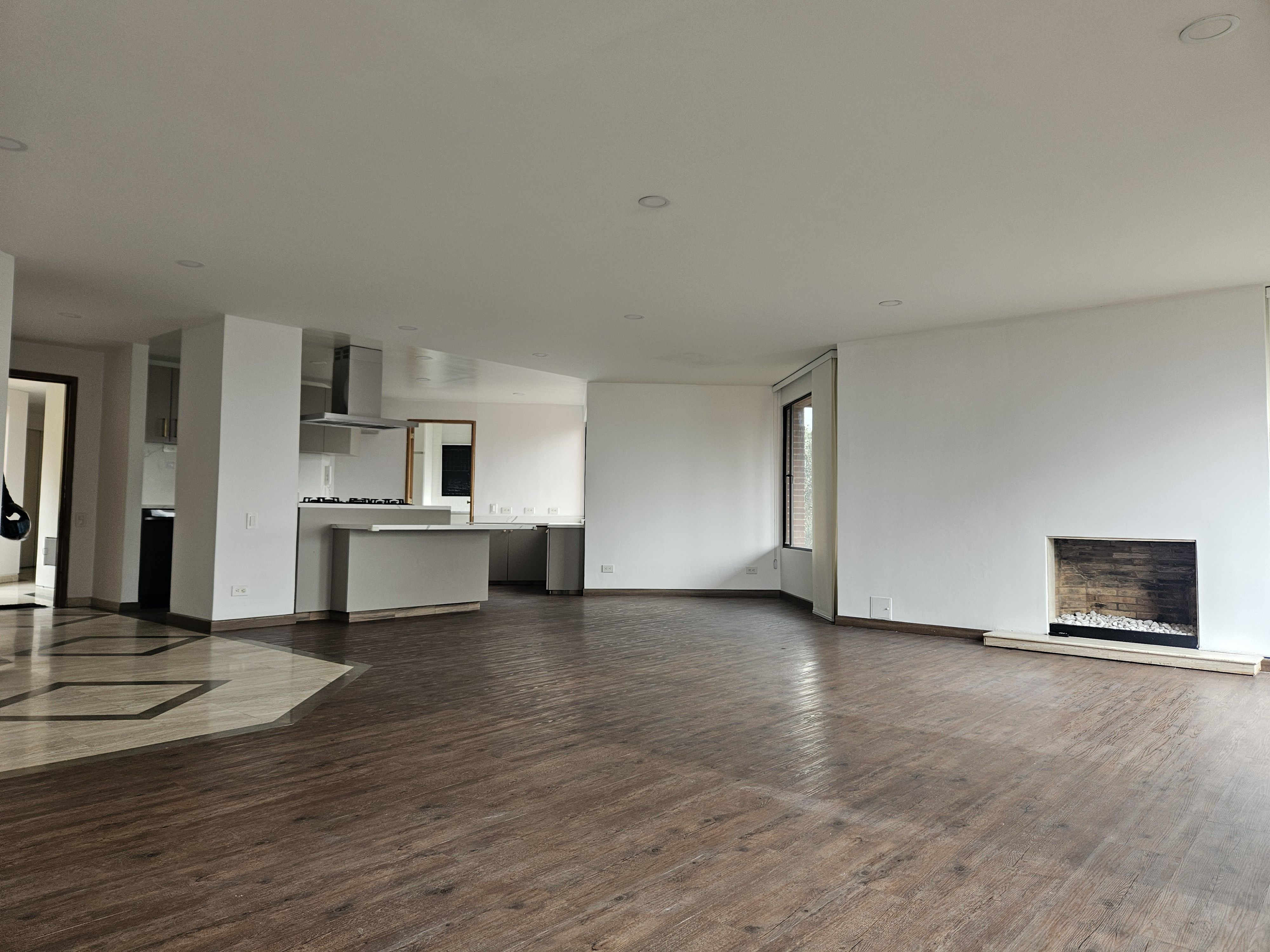 Apartamento en arriendo Cundinamarca Bogotá Sierras Del Moral 176 m2 Habitaciones 2 Baños 4 Garajes 2 Precio $8300000