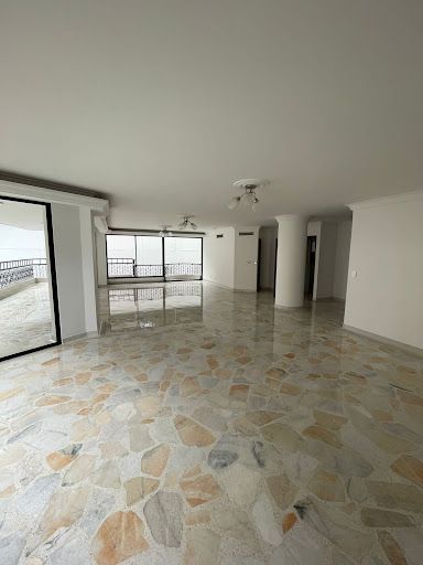Apartamento en arriendo Valle Del Cauca Cali San Fernando Viejo 304 m2 Habitaciones 4 Baños 4 Garajes 3 Precio $5600000
