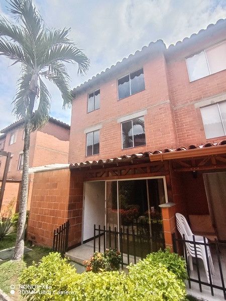 Casa en arriendo Valle Del Cauca Cali Villa Del Sol 86 m2 Habitaciones 3 Baños 2 Garajes 1 Precio $1950000