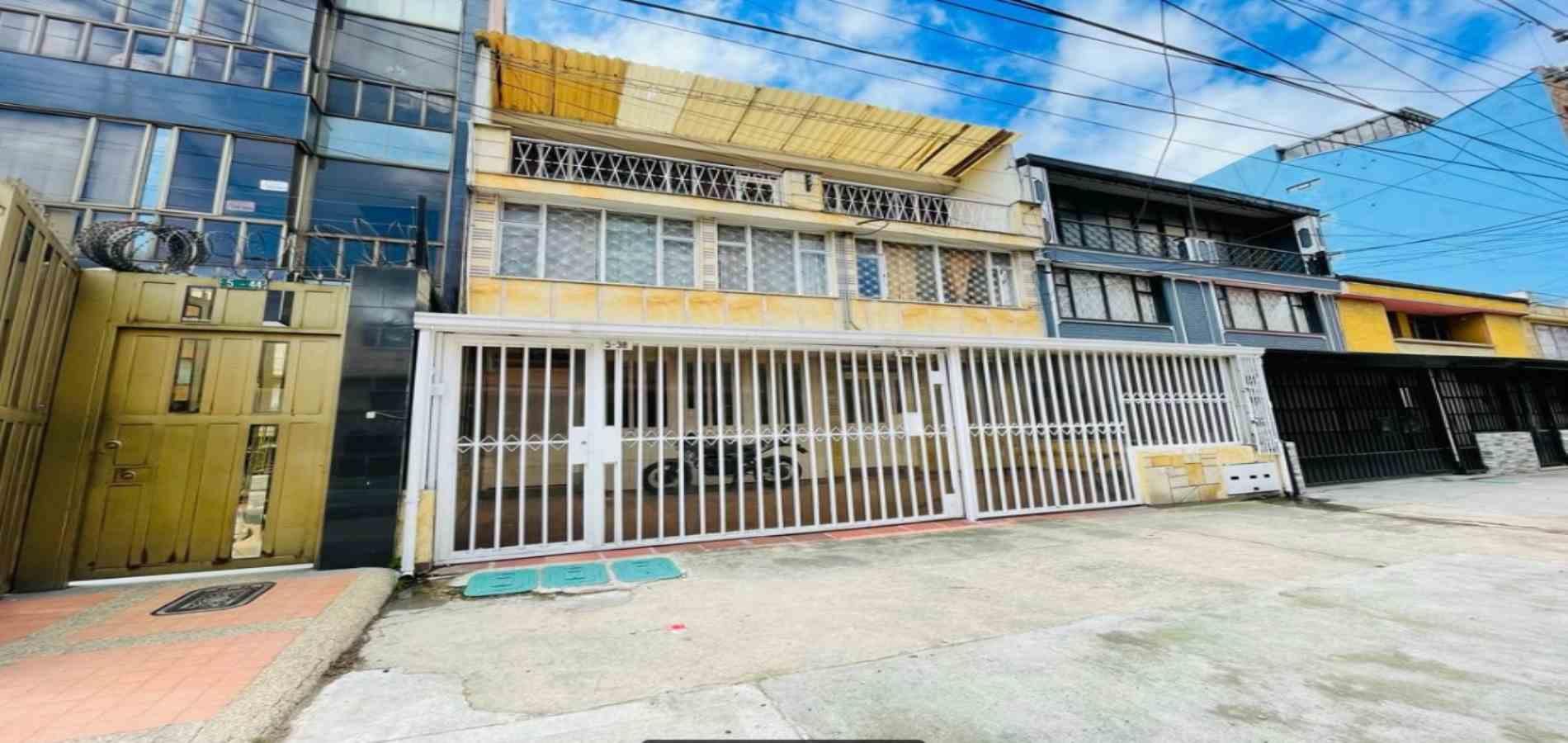 Apartamento en arriendo Cundinamarca Bogotá Comuneros 130 m2 Habitaciones 3 Baños 2 Garajes 1 Precio $2200000