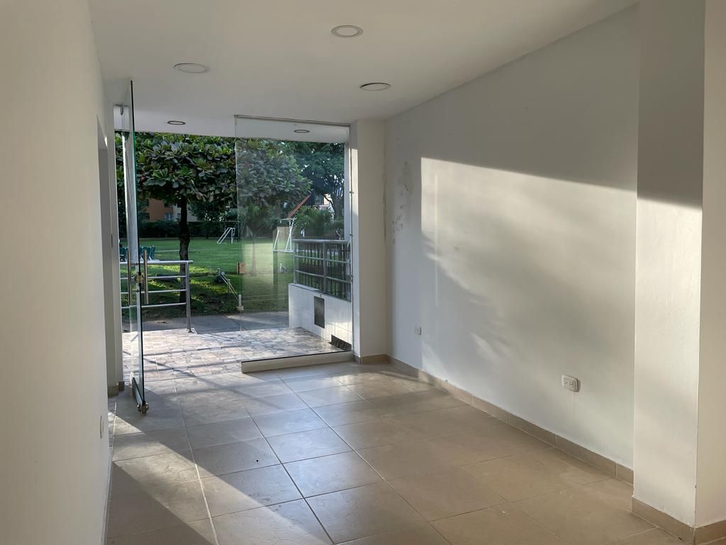 Local en arriendo Valle Del Cauca Cali Ciudadela Comfandi 40 m2 Habitaciones 0 Baños 1 Garajes 0 Precio $1250000