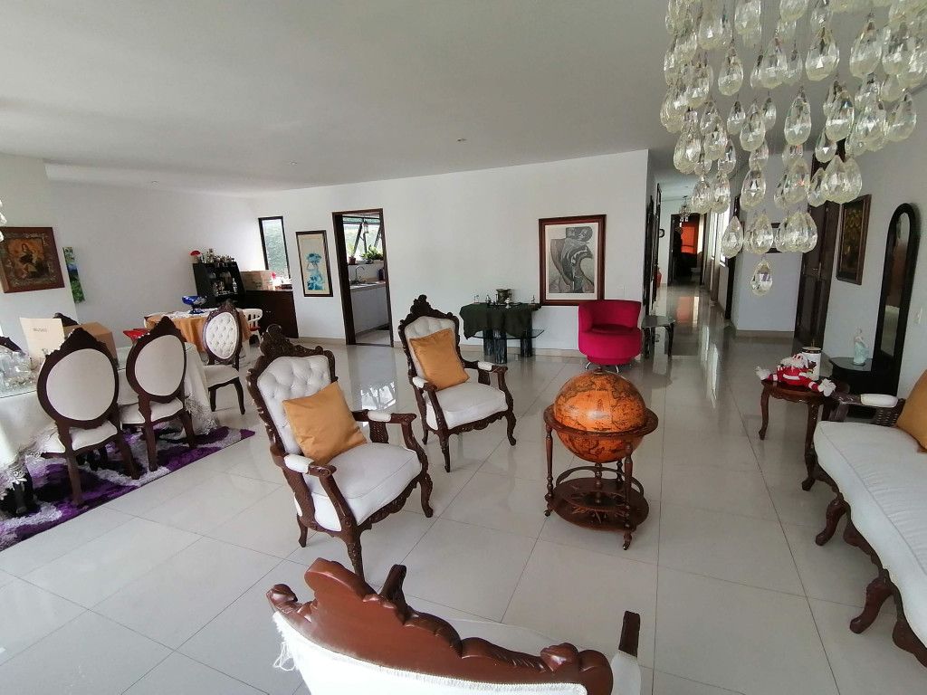 Apartamento en venta Valle Del Cauca Cali Arboledas 183 m2 Habitaciones 3 Baños 3 Garajes 2 Precio $734000000