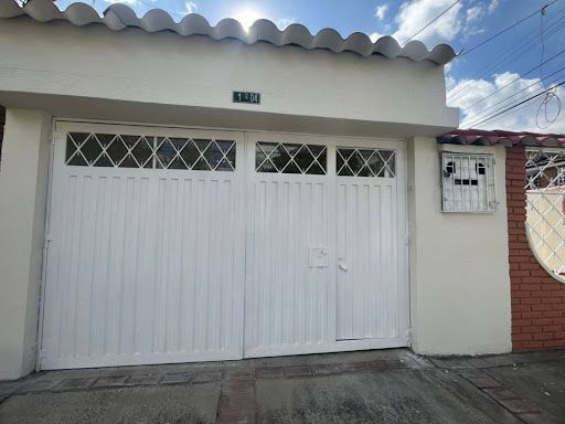 Casa en arriendo Cundinamarca Bogotá Jazmin 131 m2 Habitaciones 3 Baños 3 Garajes 1 Precio $4000000