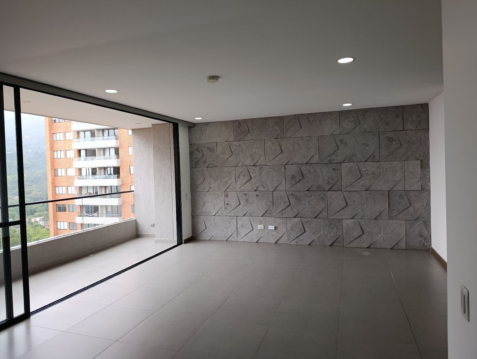 Apartamento en arriendo Antioquia Envigado La Pradera 115 m2 Habitaciones 3 Baños 2 Garajes 2 Precio $5700000