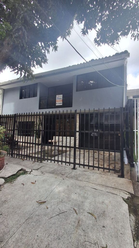 Casa en arriendo Valle Del Cauca Cali El Gran Limonar 295 m2 Habitaciones 8 Baños 4 Garajes 2 Precio $7500000