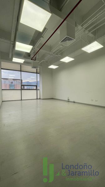Oficina en arriendo Antioquia Envigado Primavera 37 m2 Habitaciones 0 Baños 1 Garajes 1 Precio $3150000