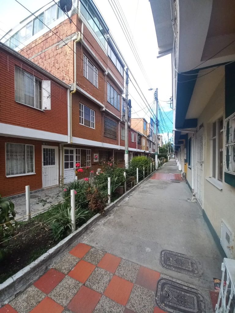 Casa en arriendo Cundinamarca Bogotá Costa Azul 60 m2 Habitaciones 2 Baños 1 Garajes 0 Precio $1500000