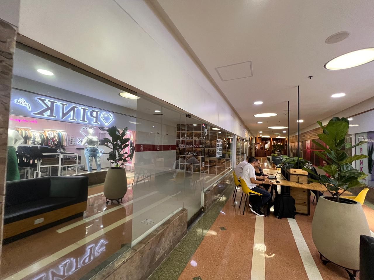 Local en arriendo Antioquia Medellín Los Conquistadores 30 m2 Habitaciones 0 Baños 0 Garajes 0 Precio $4500000