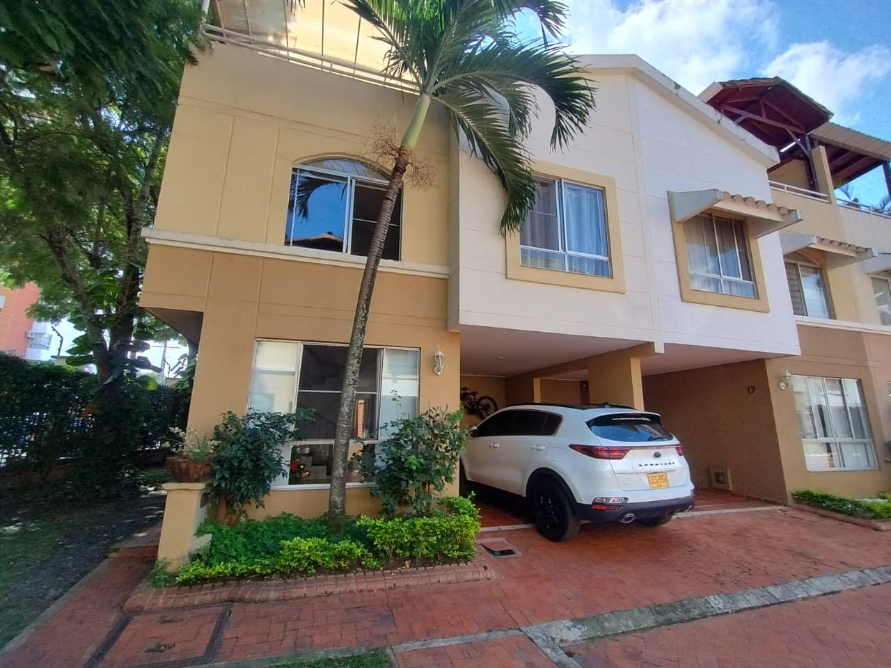 Casa en venta Valle Del Cauca Cali Parcelaciones Pance 137 m2 Habitaciones 3 Baños 4 Garajes 2 Precio $570000000