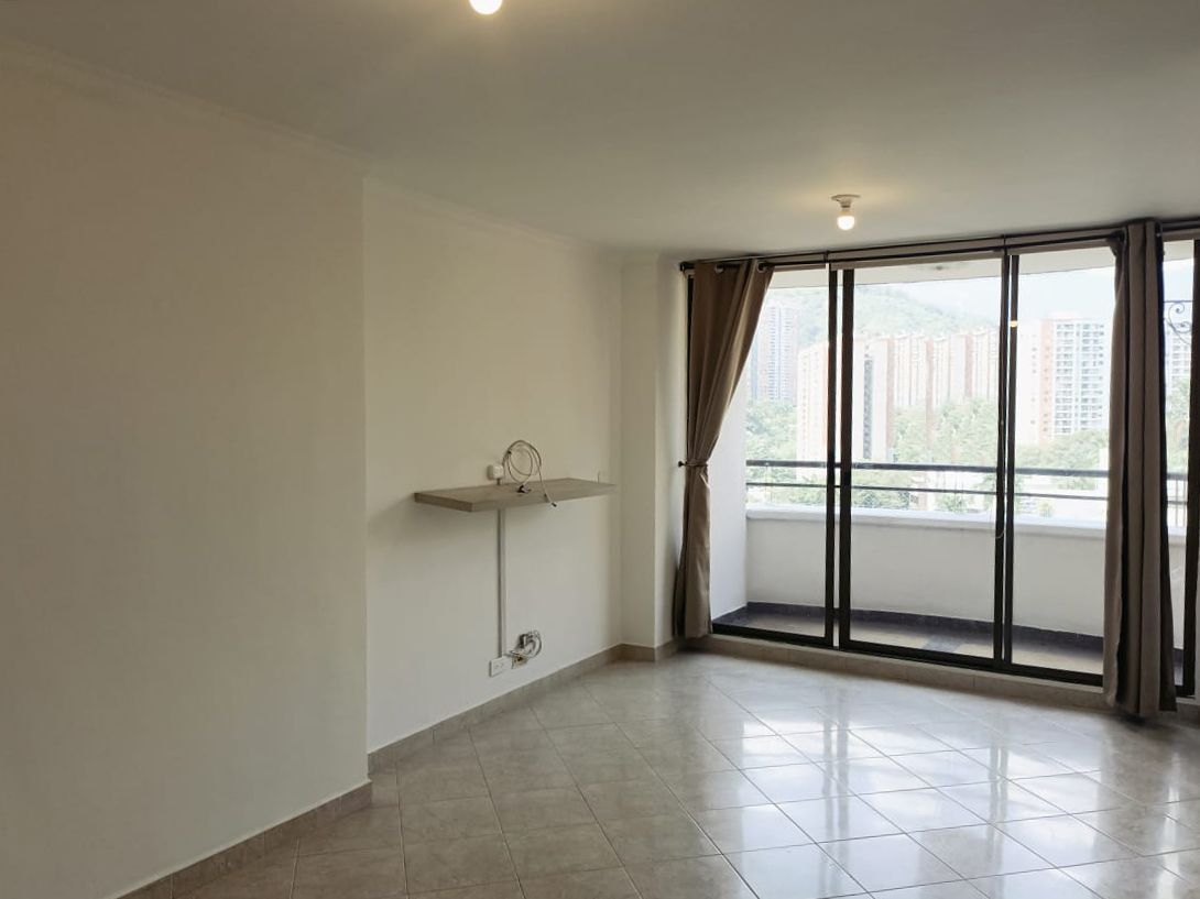 Apartamento en arriendo Antioquia Medellín Loma De Los Bernal 70 m2 Habitaciones 3 Baños 2 Garajes 1 Precio $3550000