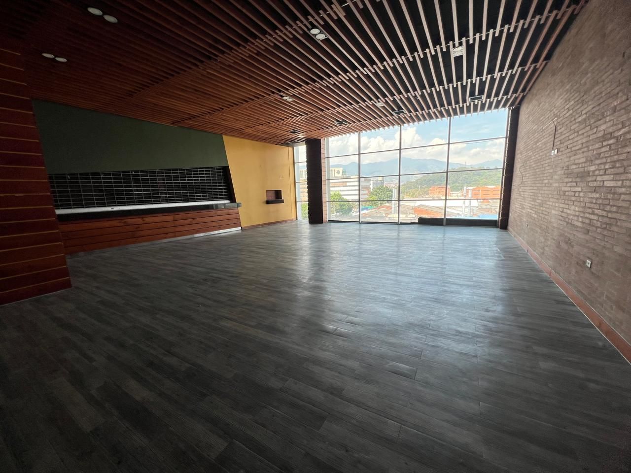 Local en arriendo o venta Antioquia Medellín San Diego 250 m2 Habitaciones 0 Baños 0 Garajes 0 Precio venta $3100000000 Precio arriendo $21500000