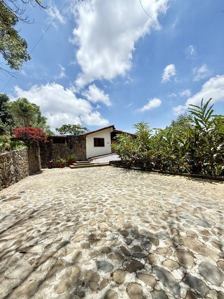 Casa en arriendo Valle Del Cauca Yumbo Yumbo 300 m2 Habitaciones 6 Baños 7 Garajes 6 Precio $7500000